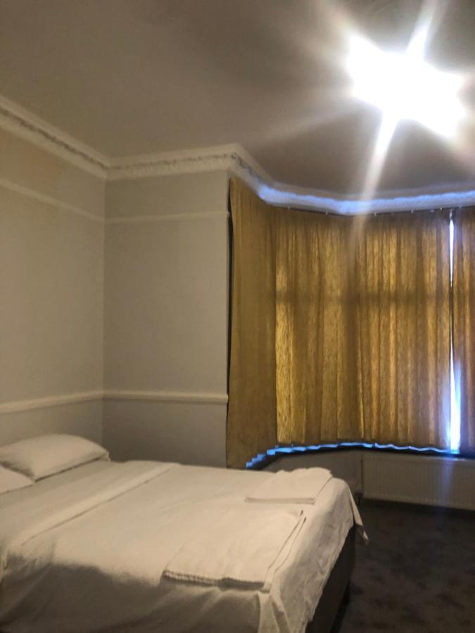 371 Guest House Ig1 4Uq イルフォード エクステリア 写真